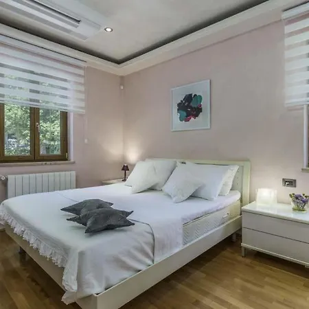 Villa Labin Sleeps 10 Pool Air Con Wifi Labin