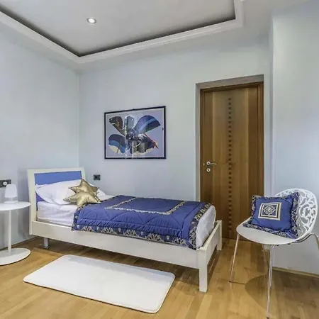 Labin Sleeps 10 Pool Air Con Wifi * Labin